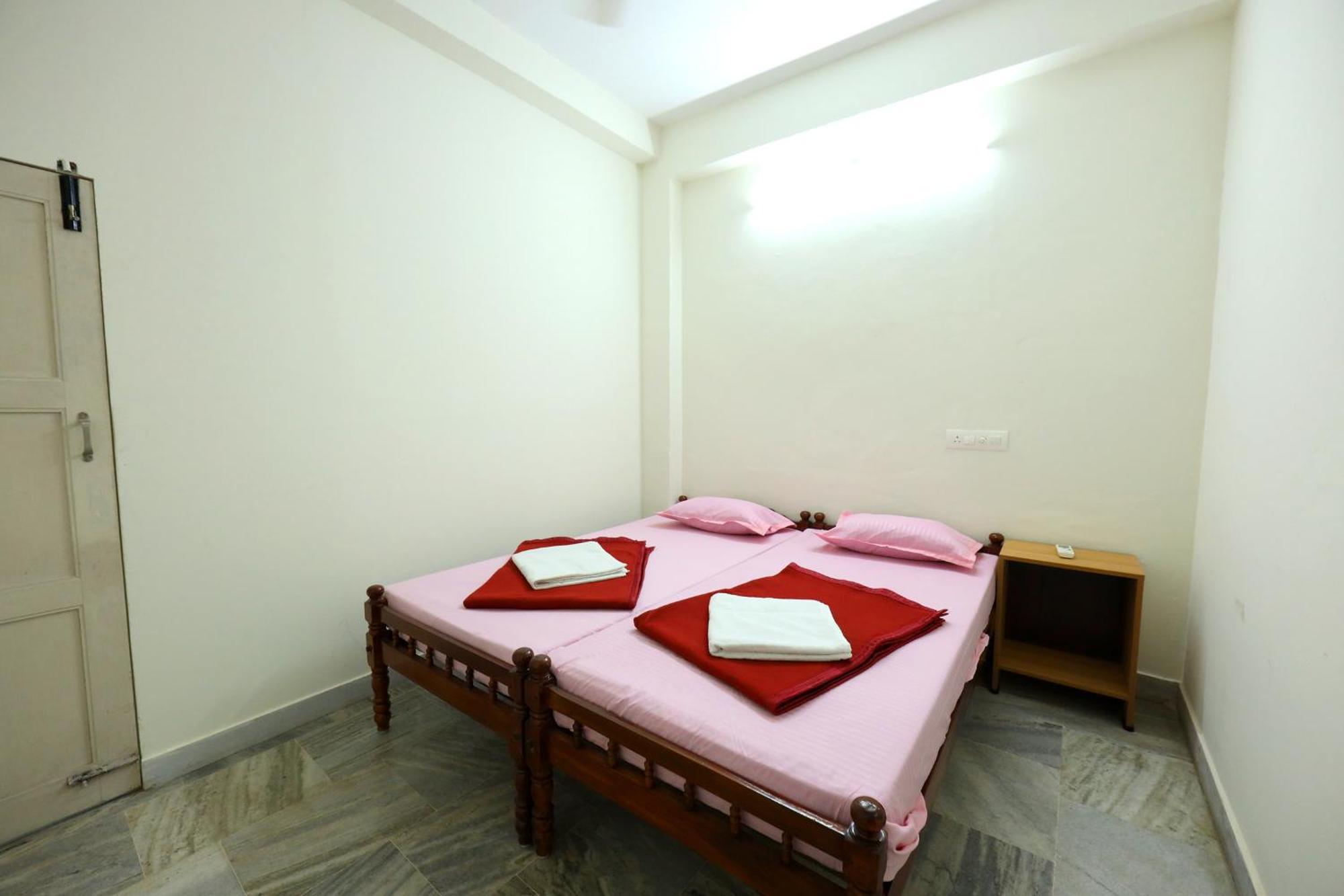 Hotel Temple View Residency Chottanikara Esterno foto